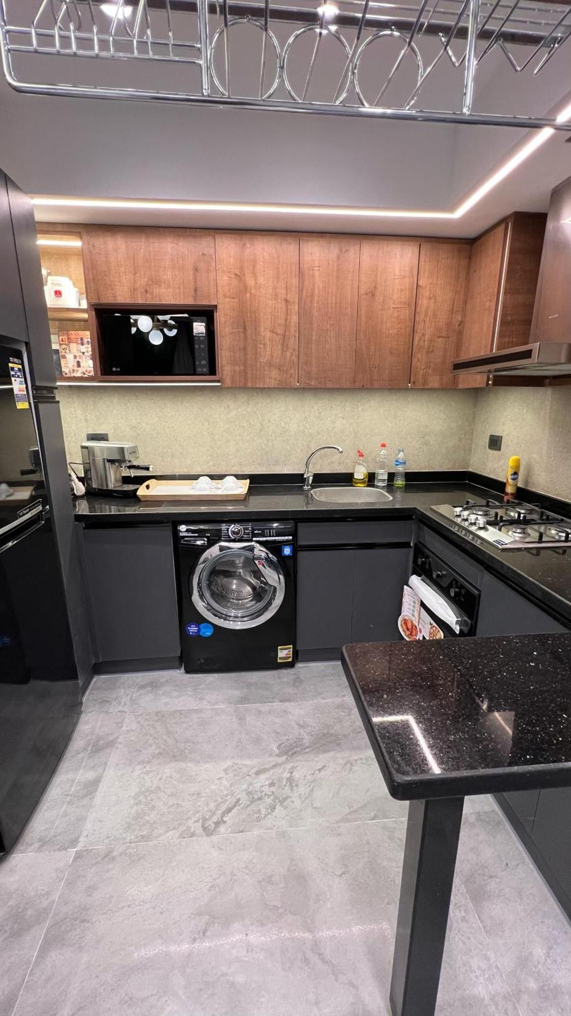 Luxury Apartment El Mohandessen 开罗 外观 照片
